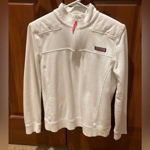 White vineyard vines quarter zip